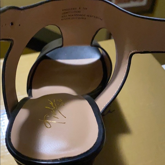 Black Wedges - Picture 4 of 7